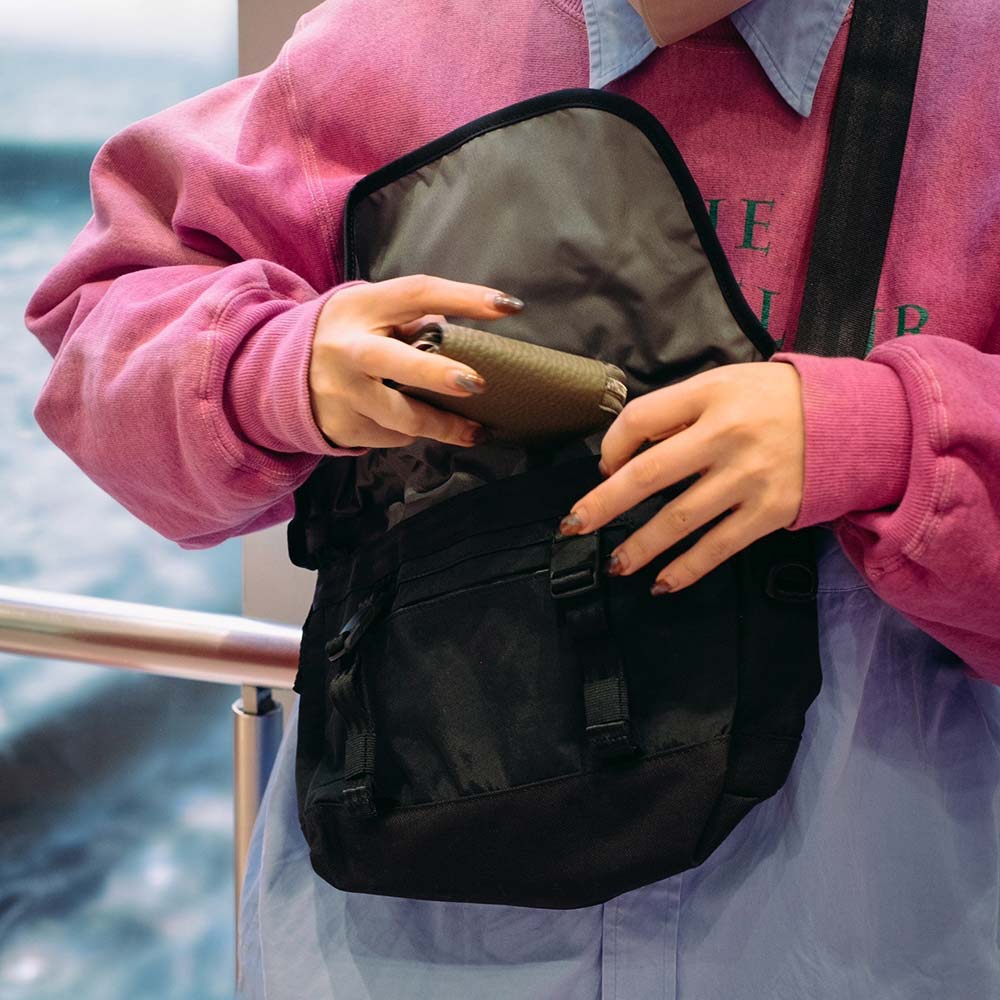 クローム クーリエ フラップ メッセンジャー 6L CHROME COURIER FLAP MSNGR 6L MATT BLACK バッグ メッセンジャーバッグ JP242MTBK