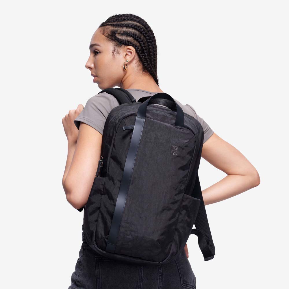 HIGHLINE 20L BACKPACK 使用例・機能説明(別カラーの参考画像)