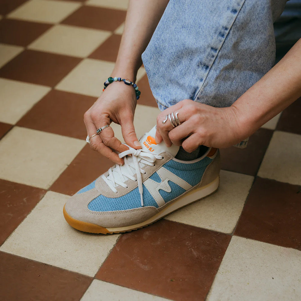 カルフ メスタリ 76 KARHU MESTARI 76 SILVER LINING / ORANGE PEEL メンズ レディース スニーカー KH805100
