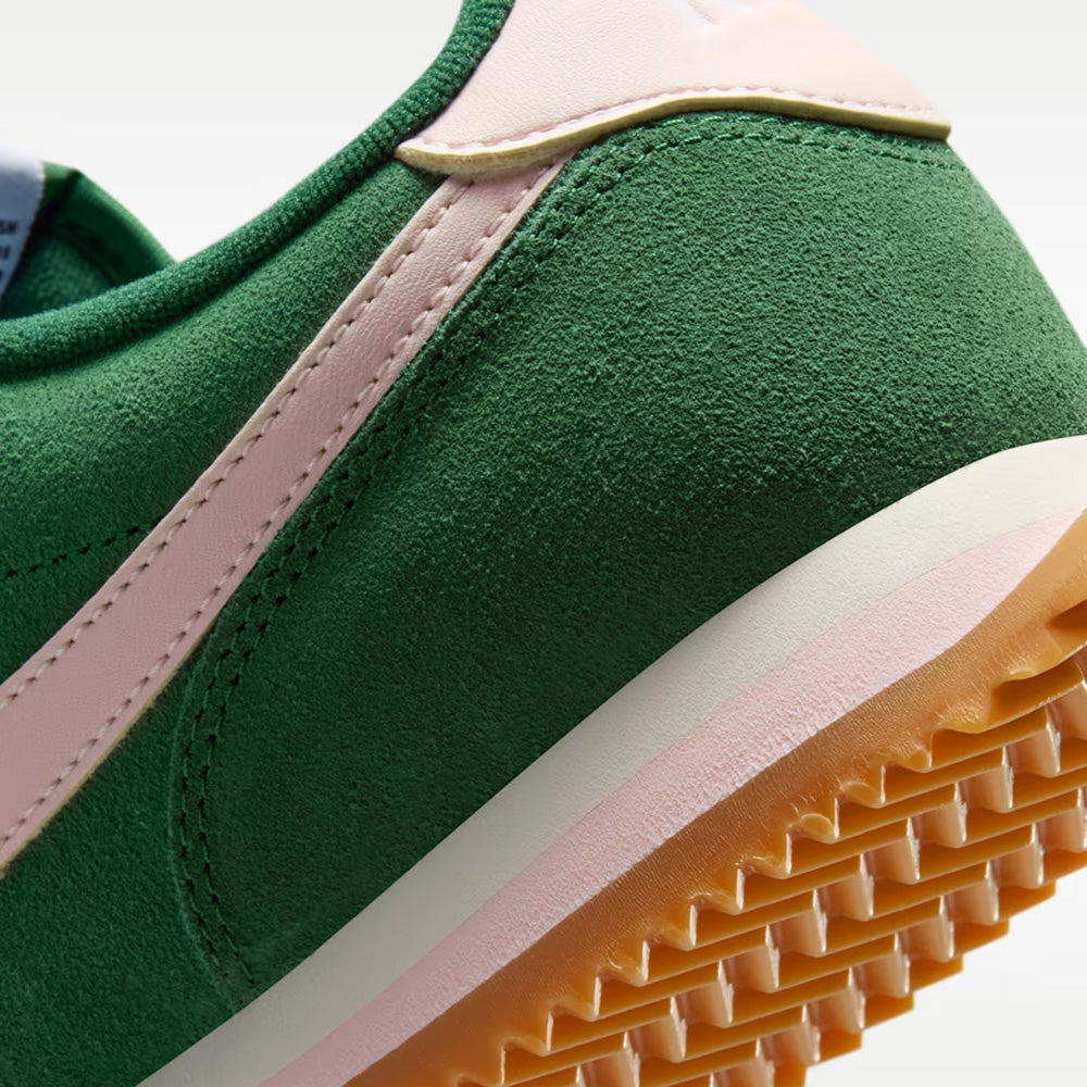 ナイキ コルテッツ NIKE CORTEZ スポーツグリーン/セイル/ガムライトブラウン/ピンクフォーム レディース スニーカー IB1857-301