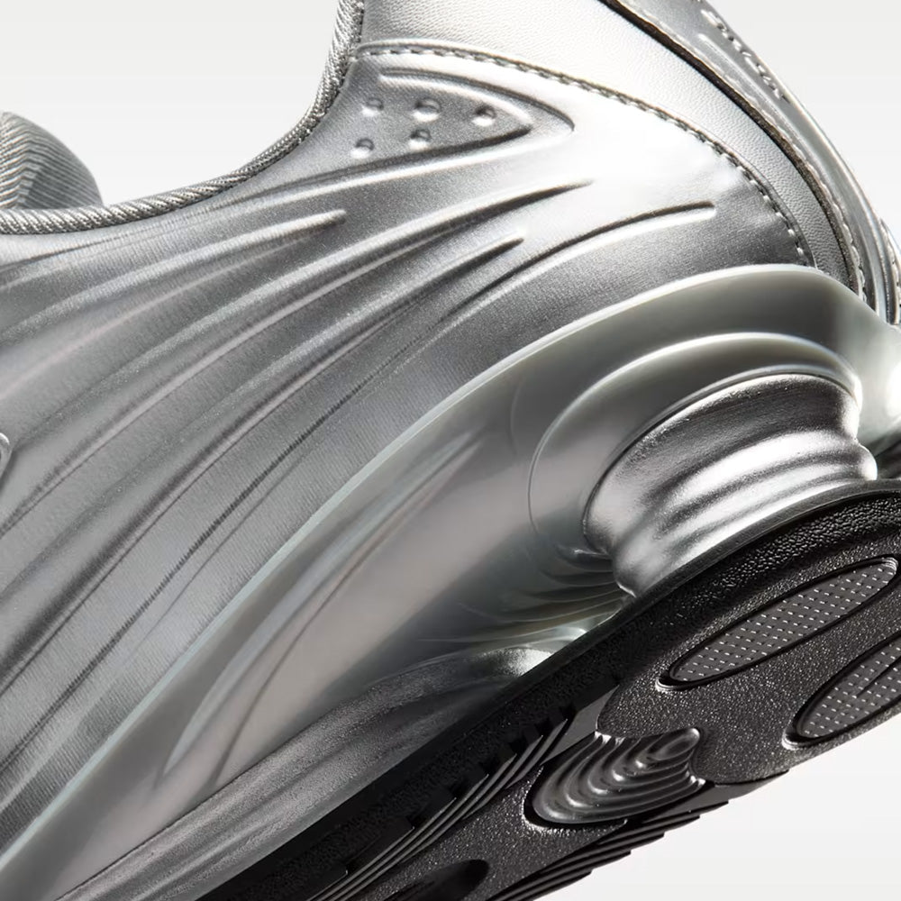 ナイキ ショックス Z NIKE SHOX Z シルバー/ブラック/メタリックシルバー レディース スニーカー IO7843-002