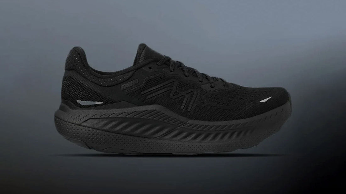 大人の足元を格上げする。この秋効かせたいオールブラックのメンズランニングスニーカー4選【INOV8・On・KARHU】
