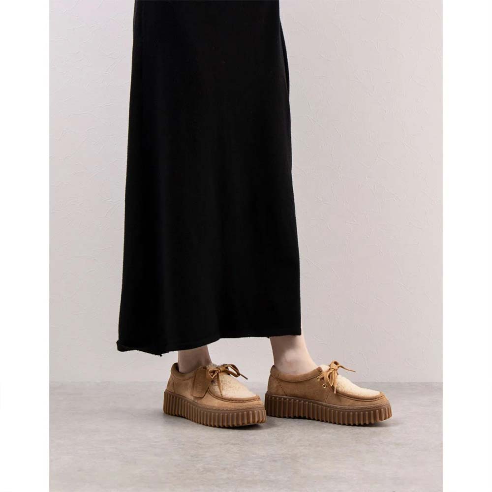 クラークス トーヒルビー Clarks Torhill Bee ライトタンヌバック レディース シューズ 26172084