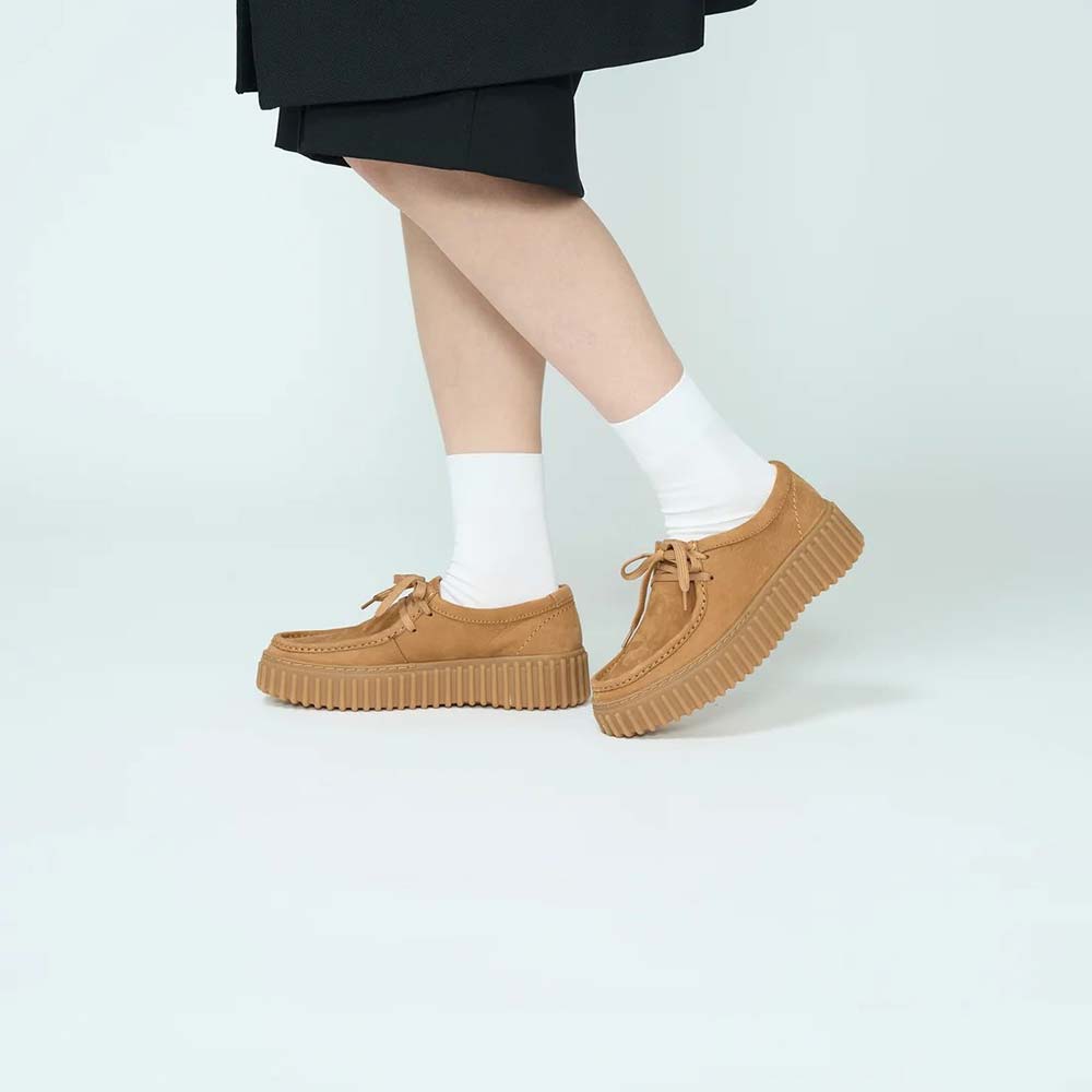 クラークス トーヒルビー Clarks Torhill Bee ライトタンヌバック レディース シューズ 26172084