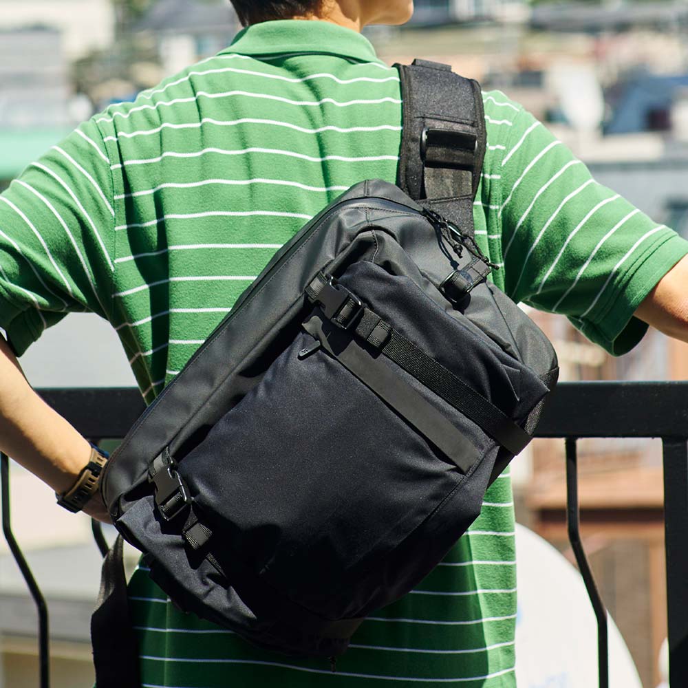 クローム カデット マックス スリング バッグ CHROME KADET MAX SLING BAG BLACK バッグ メッセンジャーバッグ ★耐水 15L BG351BK