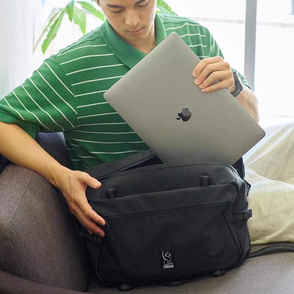 クローム カデット マックス スリング バッグ CHROME KADET MAX SLING BAG BLACK TARP バッグ メッセンジャーバッグ ★★防水 15L BG351BKTP