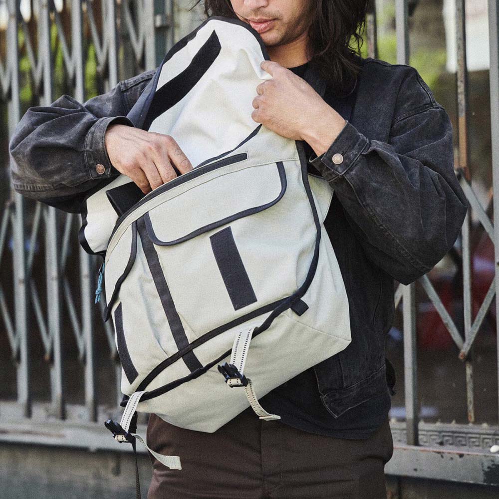 クローム CTZ 24L メッセンジャー CHROME CTZ 24L MESSENGER BLACK XRF バッグ メッセンジャーバッグ ★★防水 BG380BXRF