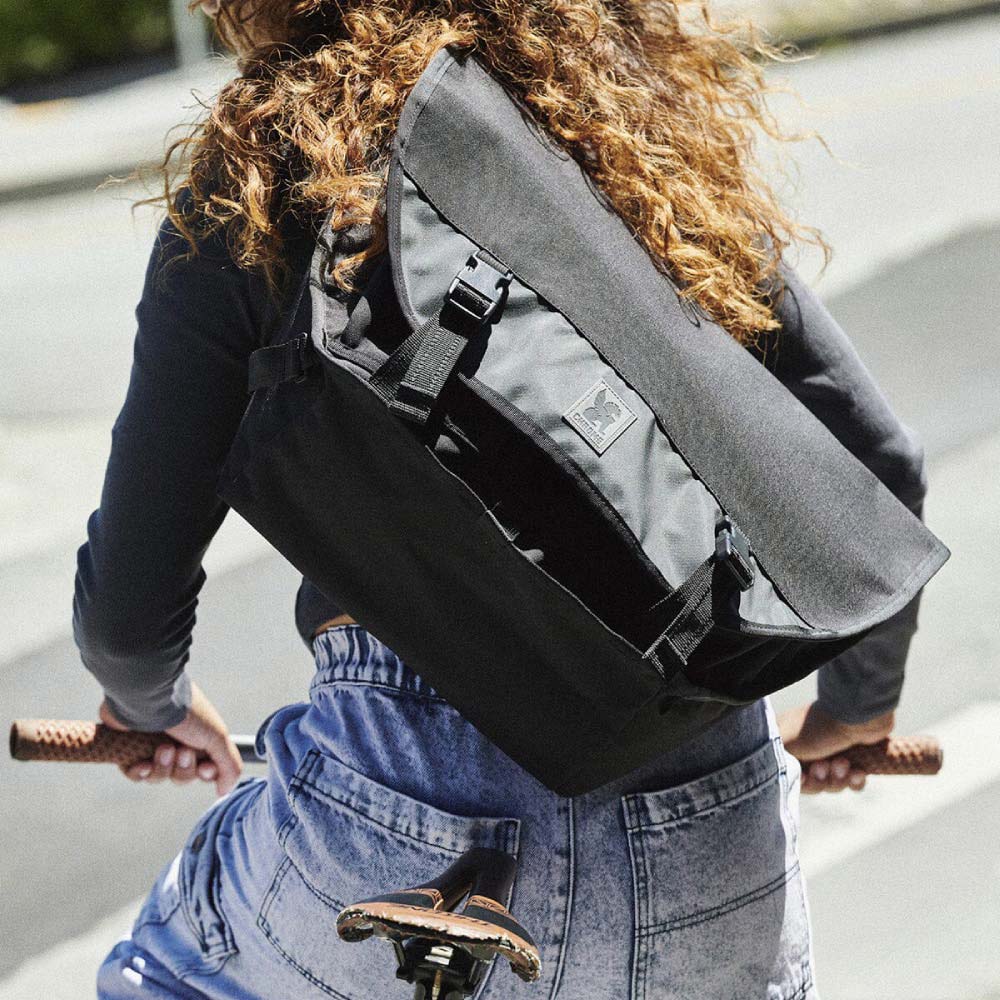 クローム CTZ 15L メッセンジャー CHROME CTZ 15L MESSENGER BLACK XRF バッグ メッセンジャーバッグ ★★防水 15L BG381BXRF