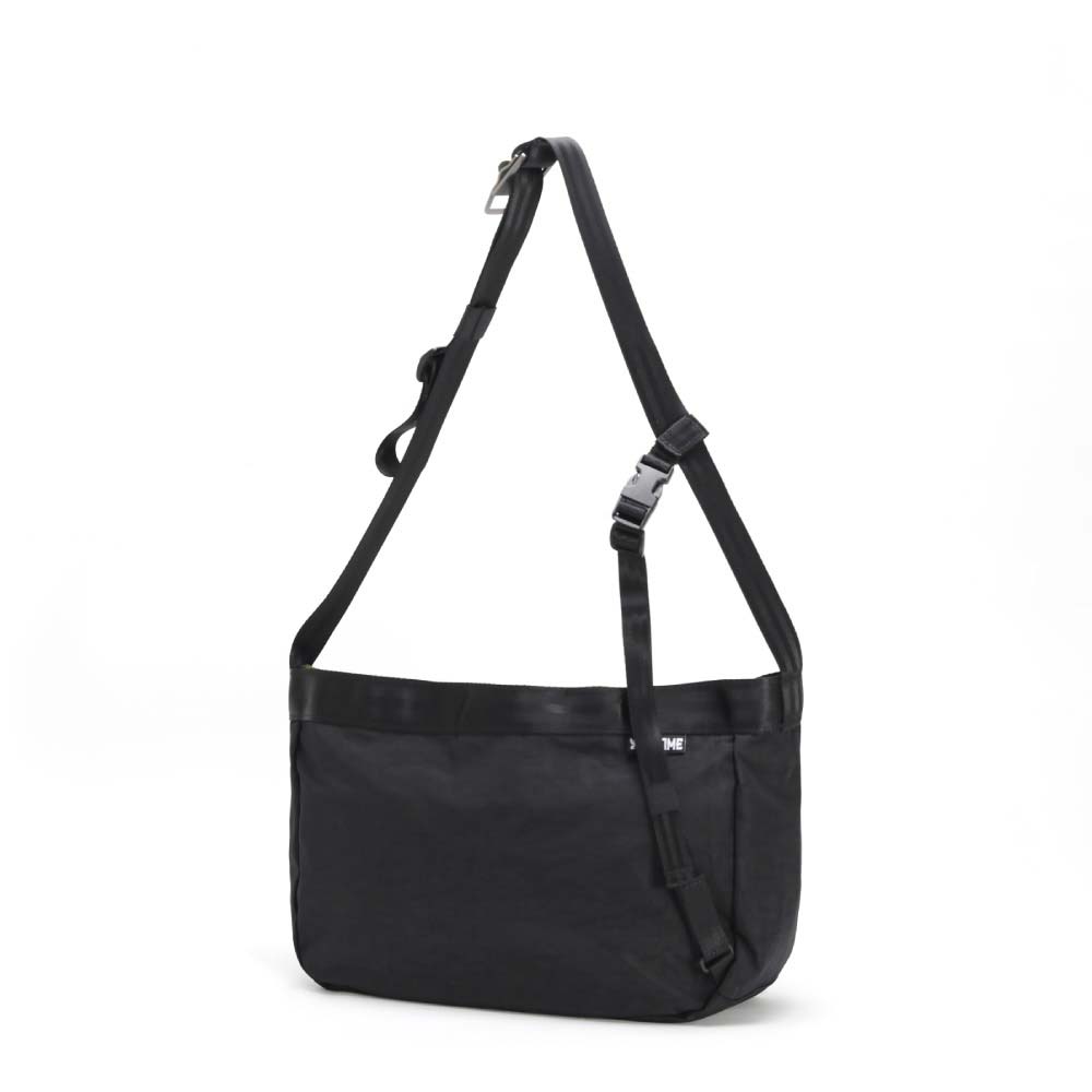 クローム ニュースペーパーメッセンジャー スモール CHROME NEWSPAPER MESSENGER SM BLACK CRINKLE バッグ メッセンジャーバッグ ★耐水 JP198BKCK