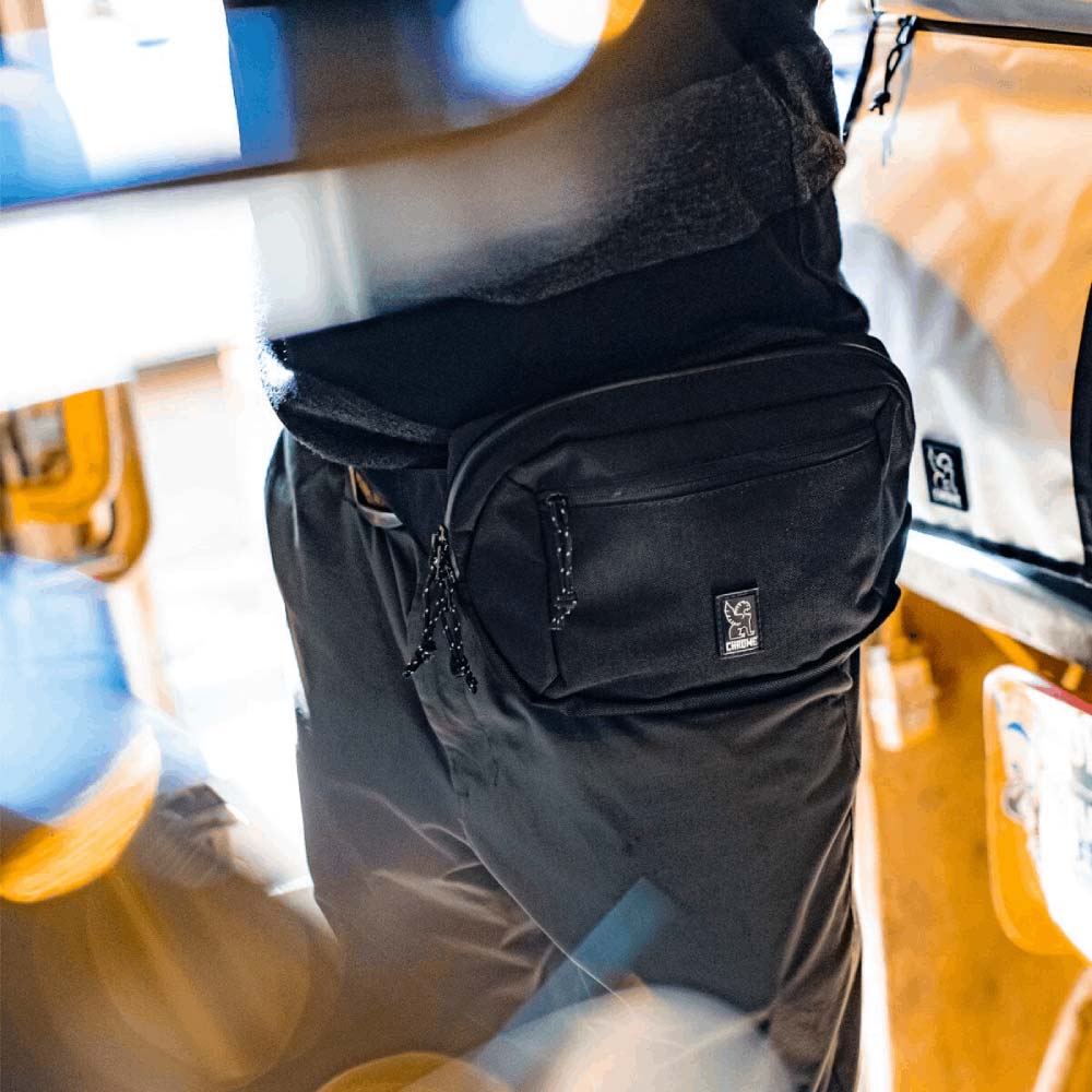 ZIPTOP WAISTPACK 使用例・機能説明（別カラーの参考画像）