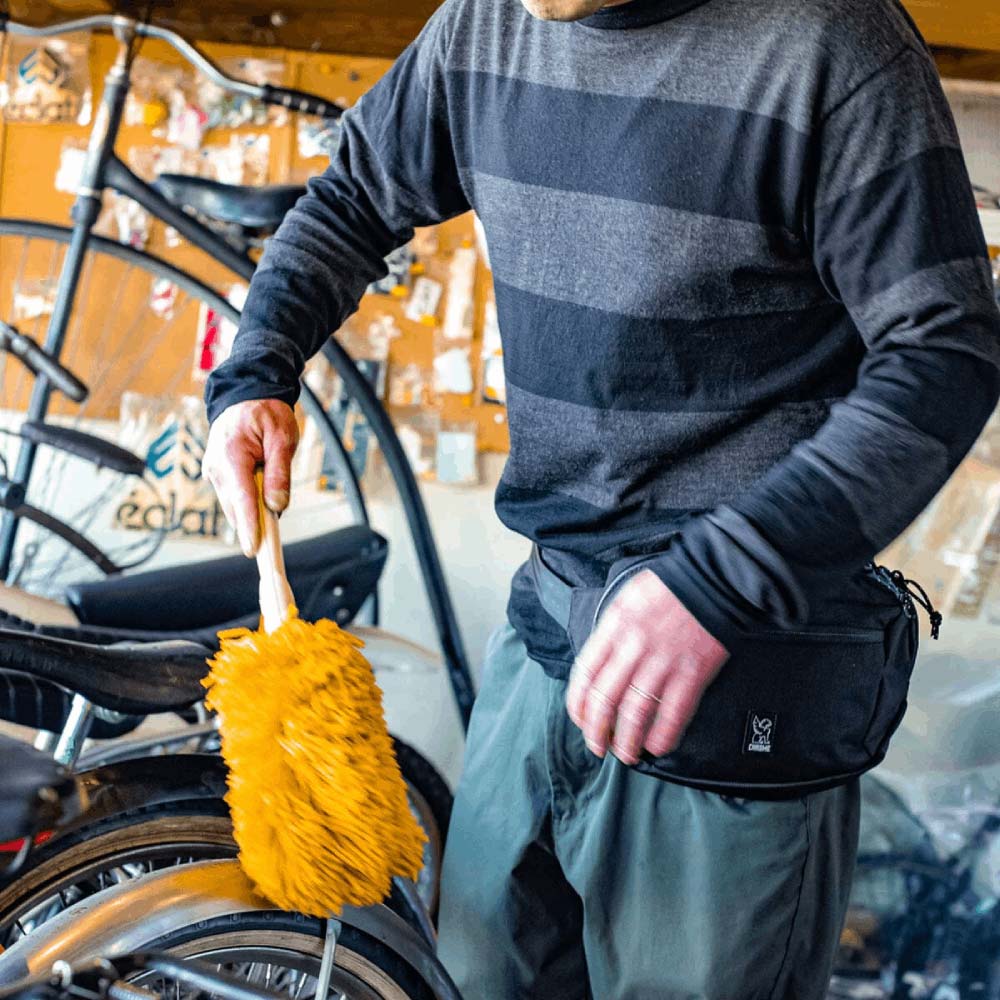 ZIPTOP WAISTPACK 使用例・機能説明（別カラーの参考画像）
