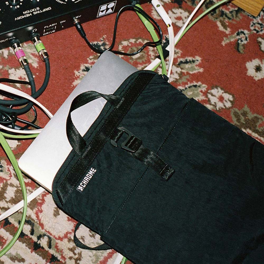 クローム ラップトップ バッグ ミディアム CHROME LAPTOP BAG MD MATT BLACK バッグ アクセサリー JP245MTBK