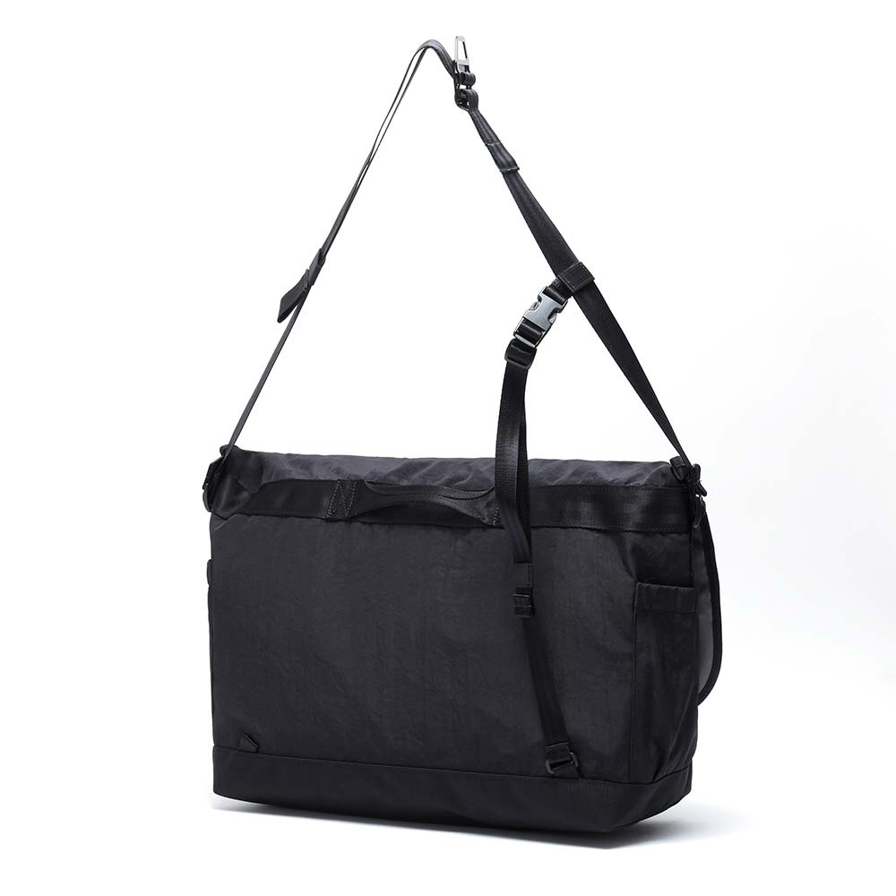 クローム クーリエ フラップ メッセンジャー 20L CHROME COURIER FLAP MSNGR 20L BLACK CRINKLE バッグ メッセンジャーバッグ ★耐水 JP241BKCK