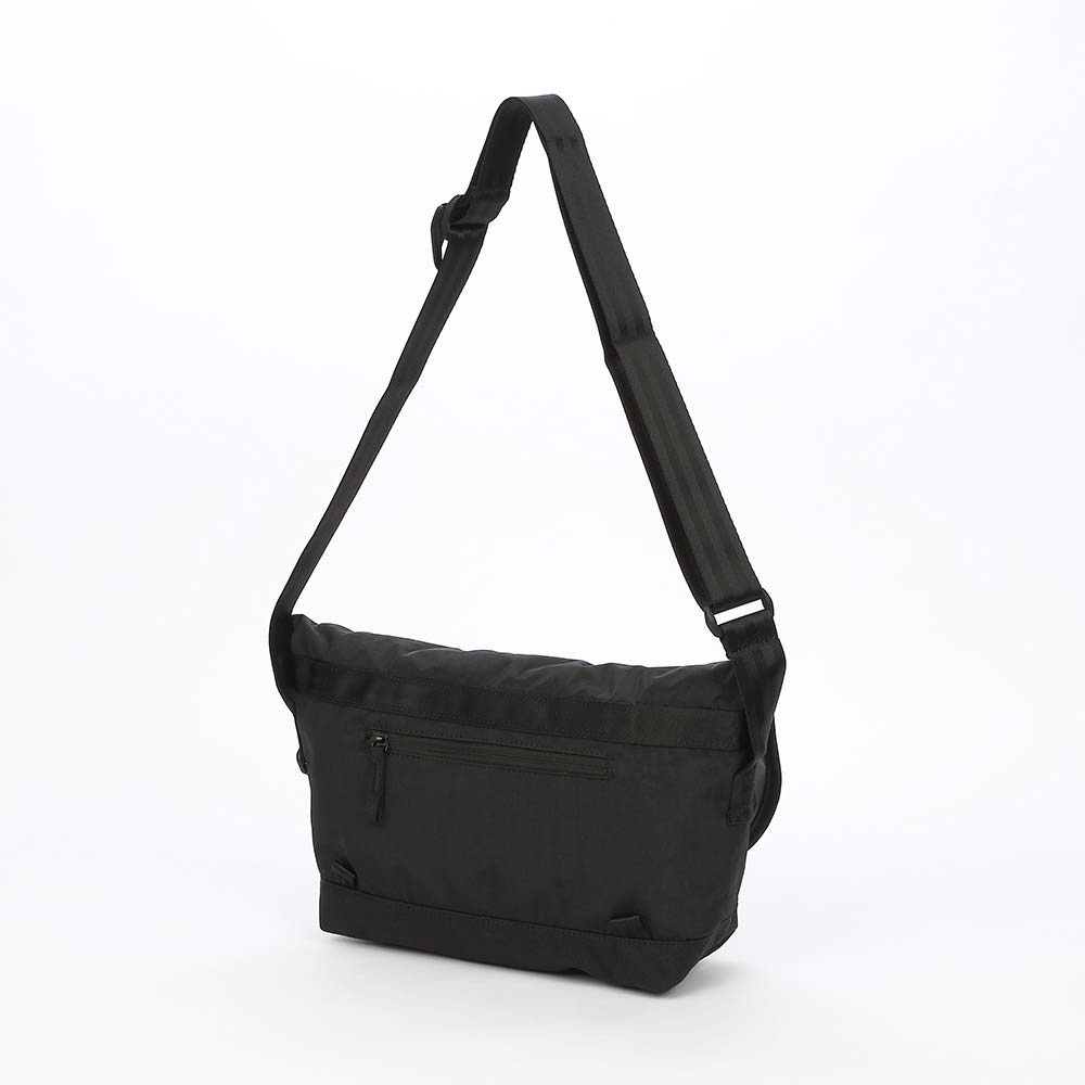 クローム クーリエ フラップ メッセンジャー 6L CHROME COURIER FLAP MSNGR 6L BLACK CRINKLE バッグ メッセンジャーバッグ ★耐水 JP242BKCK