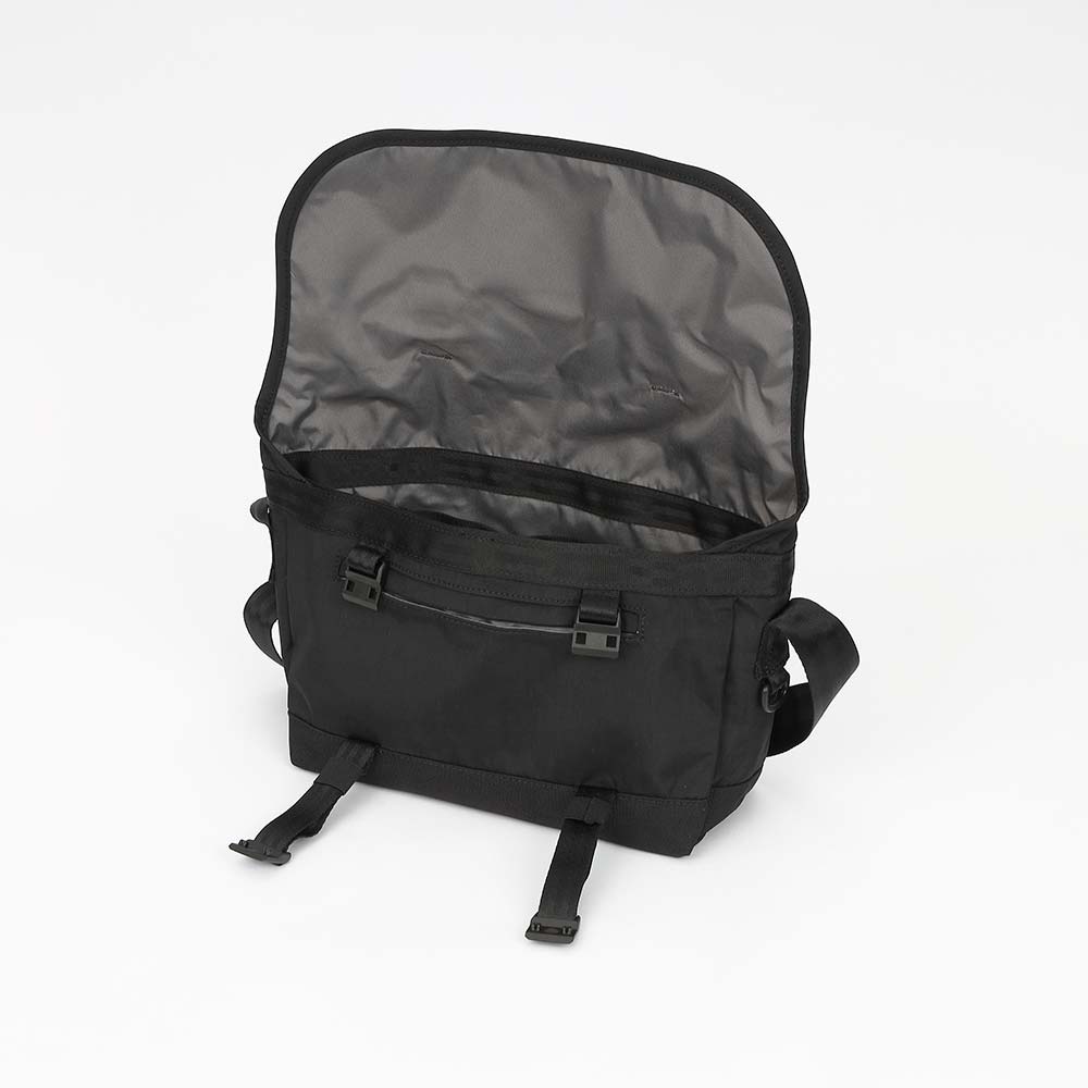 クローム クーリエ フラップ メッセンジャー 6L CHROME COURIER FLAP MSNGR 6L BLACK CRINKLE バッグ メッセンジャーバッグ ★耐水 JP242BKCK