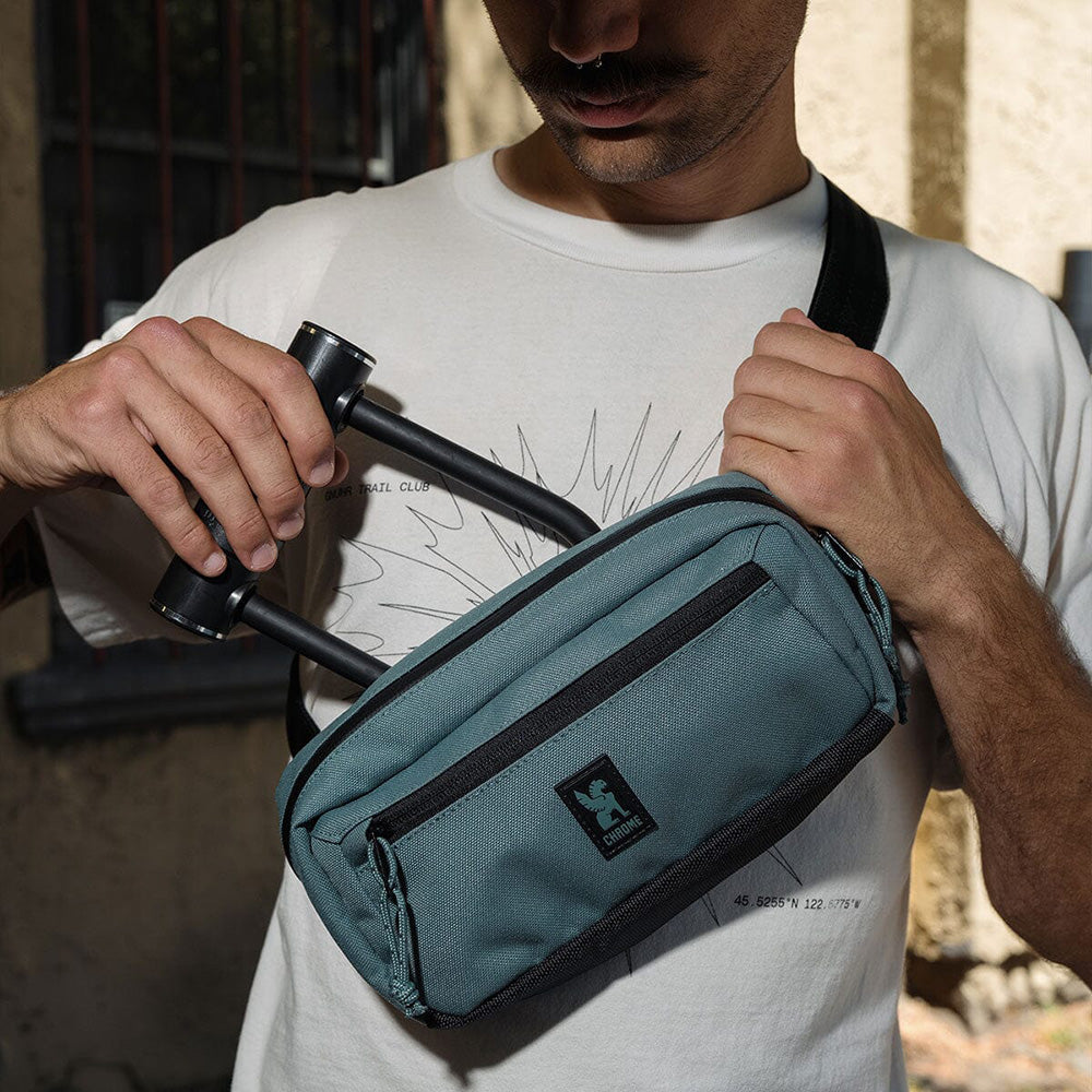 クローム マイクロ カデット スリング CHROME MICRO KADET SLING STEEL BLUE バッグ スリングバッグ BG501STLB