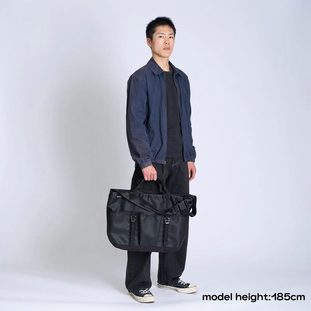 クローム グローサリー トート メッセンジャー 28L CHROME GROCERY TOTE MSNGR 28L BLACK CRINKLE バッグ類 メッセンジャーバッグ BJ004BCNL