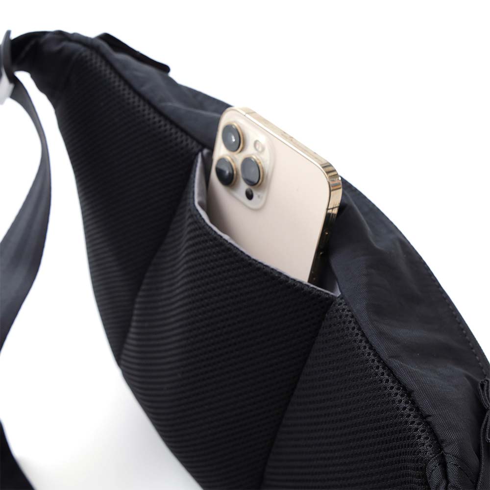クローム ボット フリップ スリング 8L CHROME BOT FLAP SLING 8L BLACK CRINKLE バッグ スリングバッグ ★耐水 BJ008BCNL