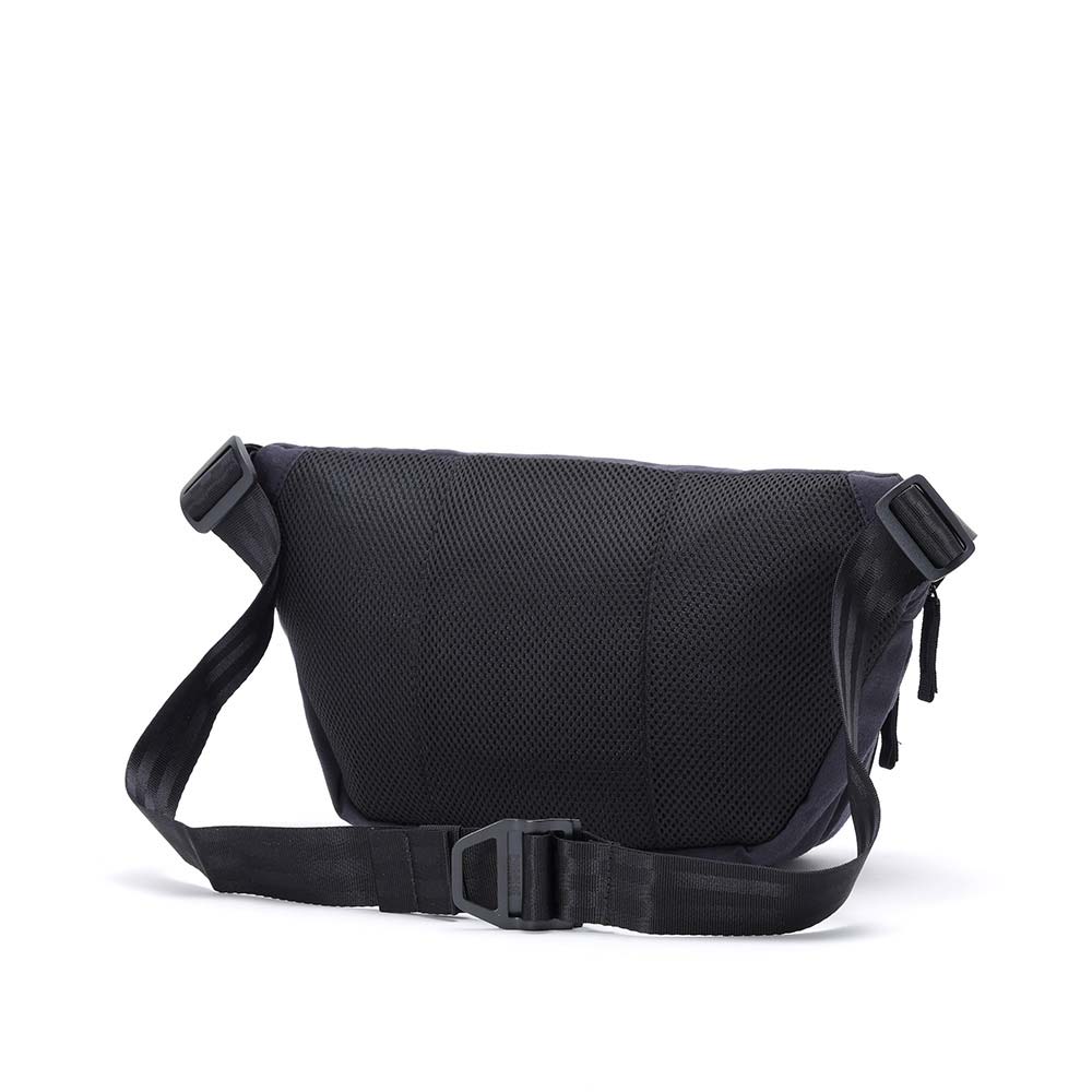 クローム ボット フリップ スリング 5L CHROME BOT FLAP SLING 5L BLACK CANVAS LEATHER バッグ スリングバッグ ★耐水 BJ009BCVL