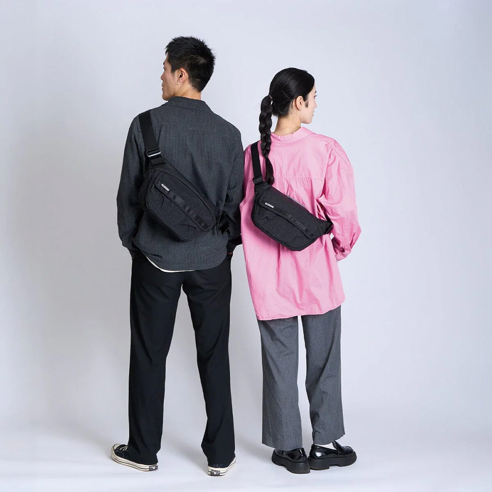 クローム ボット フリップ スリング 5L CHROME BOT FLAP SLING 5L BLACK CANVAS LEATHER バッグ スリングバッグ ★耐水 BJ009BCVL