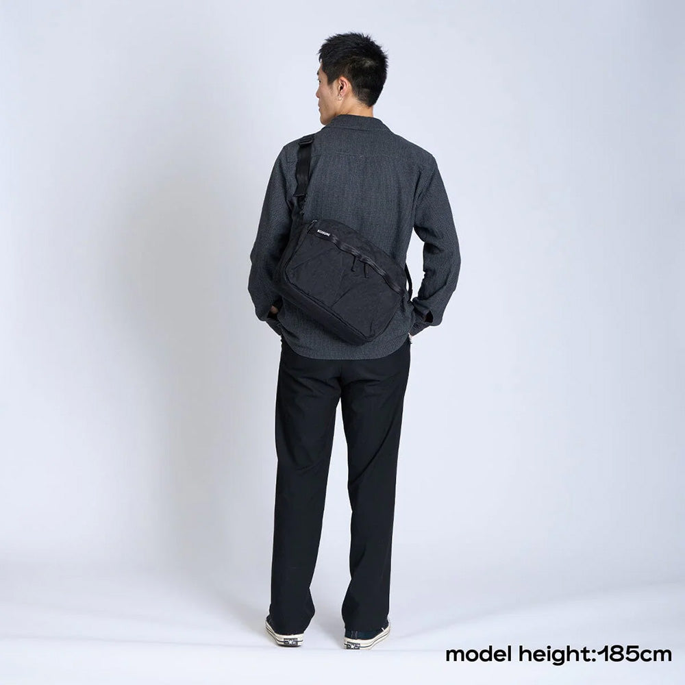 クローム パック ショルダー 12L CHROME PAC SHOULDER 12L MATTE BLACK バッグ スリングバッグ ★耐水 BJ011MABK