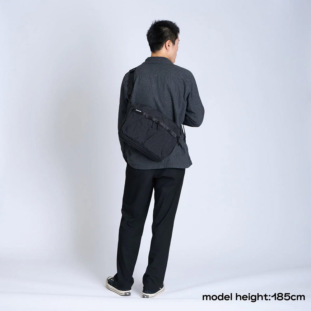 クローム パック ショルダー 12L CHROME PAC SHOULDER 12L MATTE BLACK バッグ スリングバッグ ★耐水 BJ011MABK