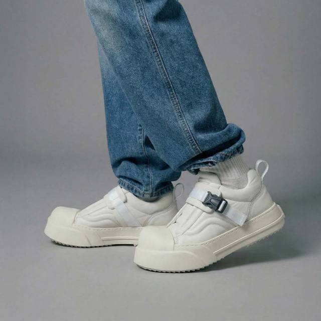 ディストーション ファットトゥ バックル DISTORTION FATTOE BUCKLE White メンズ レディース スニーカー DIS26F0017-WHT