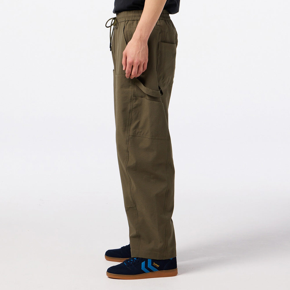 ヒュンメル PLAY シアサッカーバレルパンツ hummel PLAY SEERSUCKER BARREL PANTS カーキ メンズ パンツ HAW3098P-591