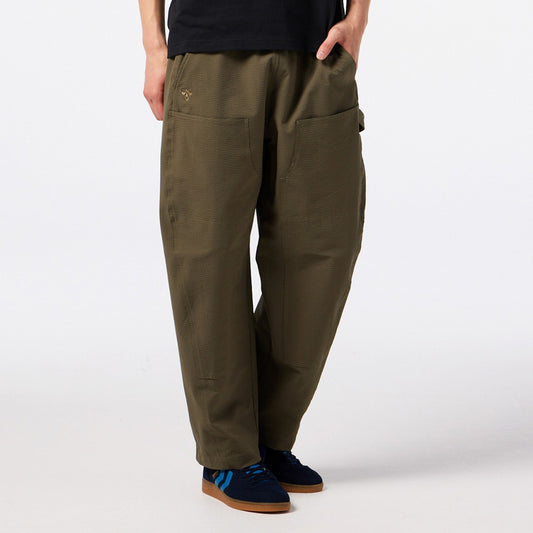 ヒュンメル PLAY シアサッカーバレルパンツ hummel PLAY SEERSUCKER BARREL PANTS カーキ メンズ パンツ HAW3098P-591