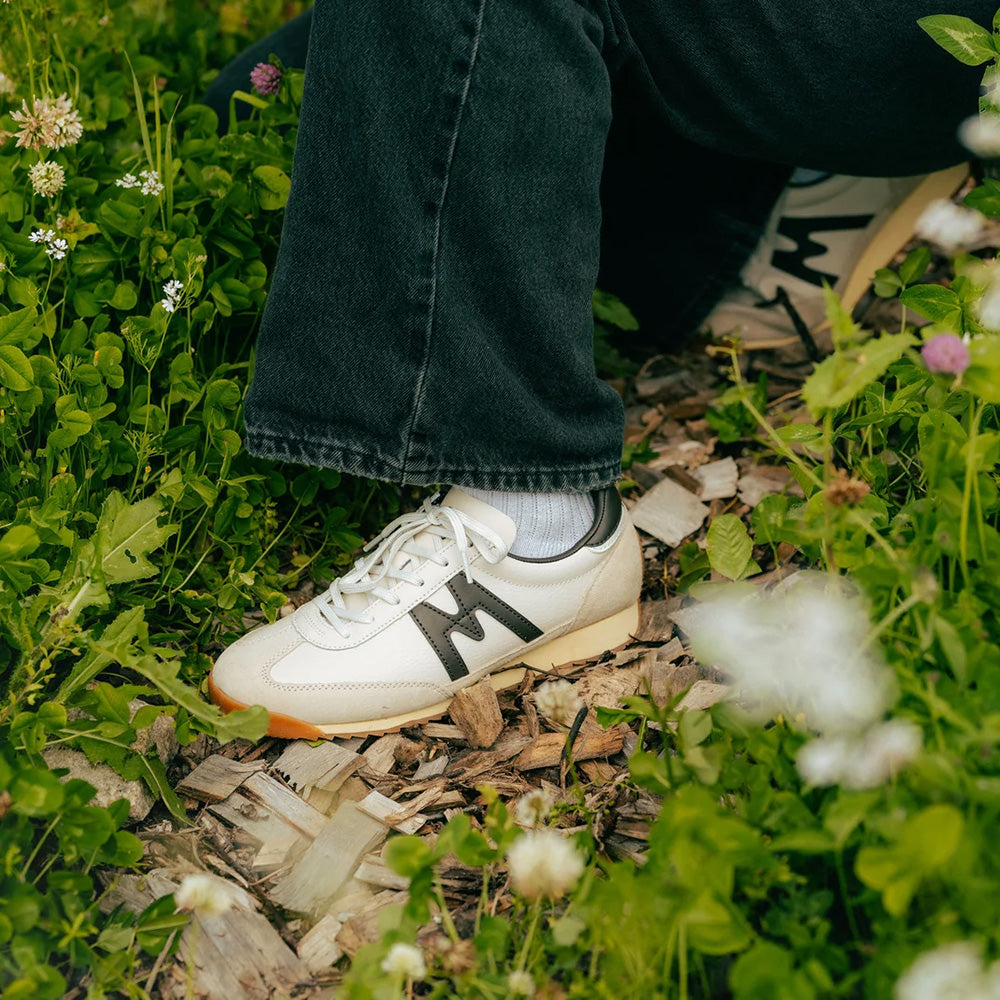 カルフ メスタリ 76 KARHU MESTARI 76 GRAVEL / CHOCOLATE TORTE メンズ レディース スニーカー KH805109