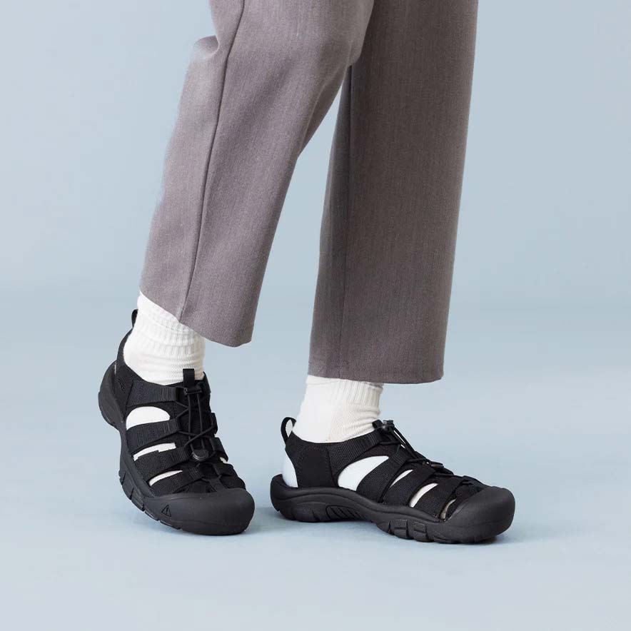 キーン ニューポート エイチツー KEEN NEWPORT H2 M-TRIPLE BLACK メンズ サンダル 1022258