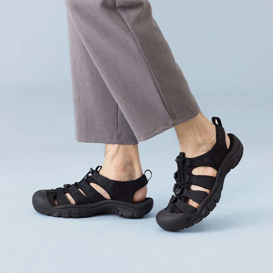 キーン ニューポート エイチツー KEEN NEWPORT H2 M-TRIPLE BLACK メンズ サンダル 1022258