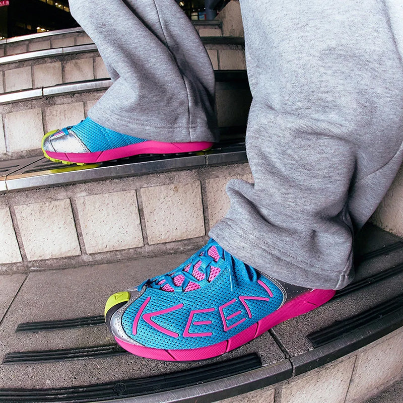 キーン エーエイティーシックス KEEN A86 SWEDISH BLUE/SHOCKING PINK レディース スニーカー 1032846