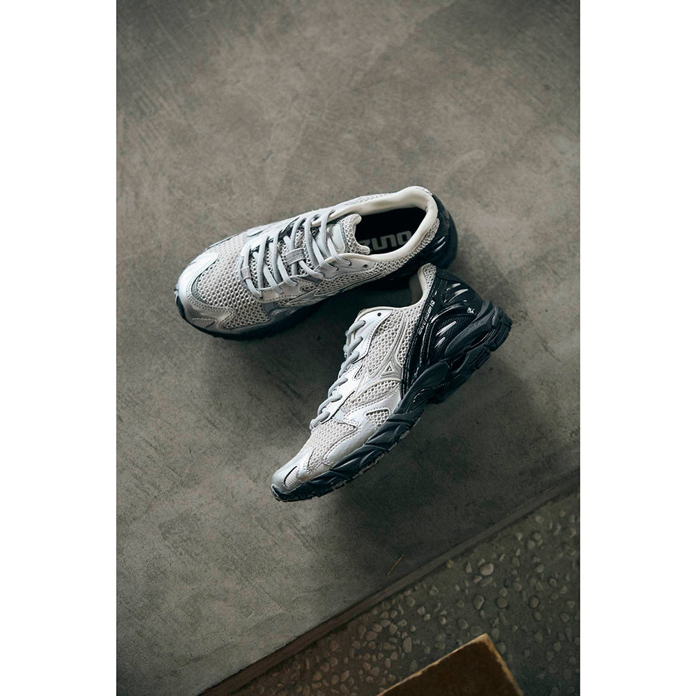 ミズノ ウエーブライダー 10 MIZUNO WAVE RIDER 10 02：シルバー×オフホワイト×ブラック メンズ レディース スニーカー D1GA261602