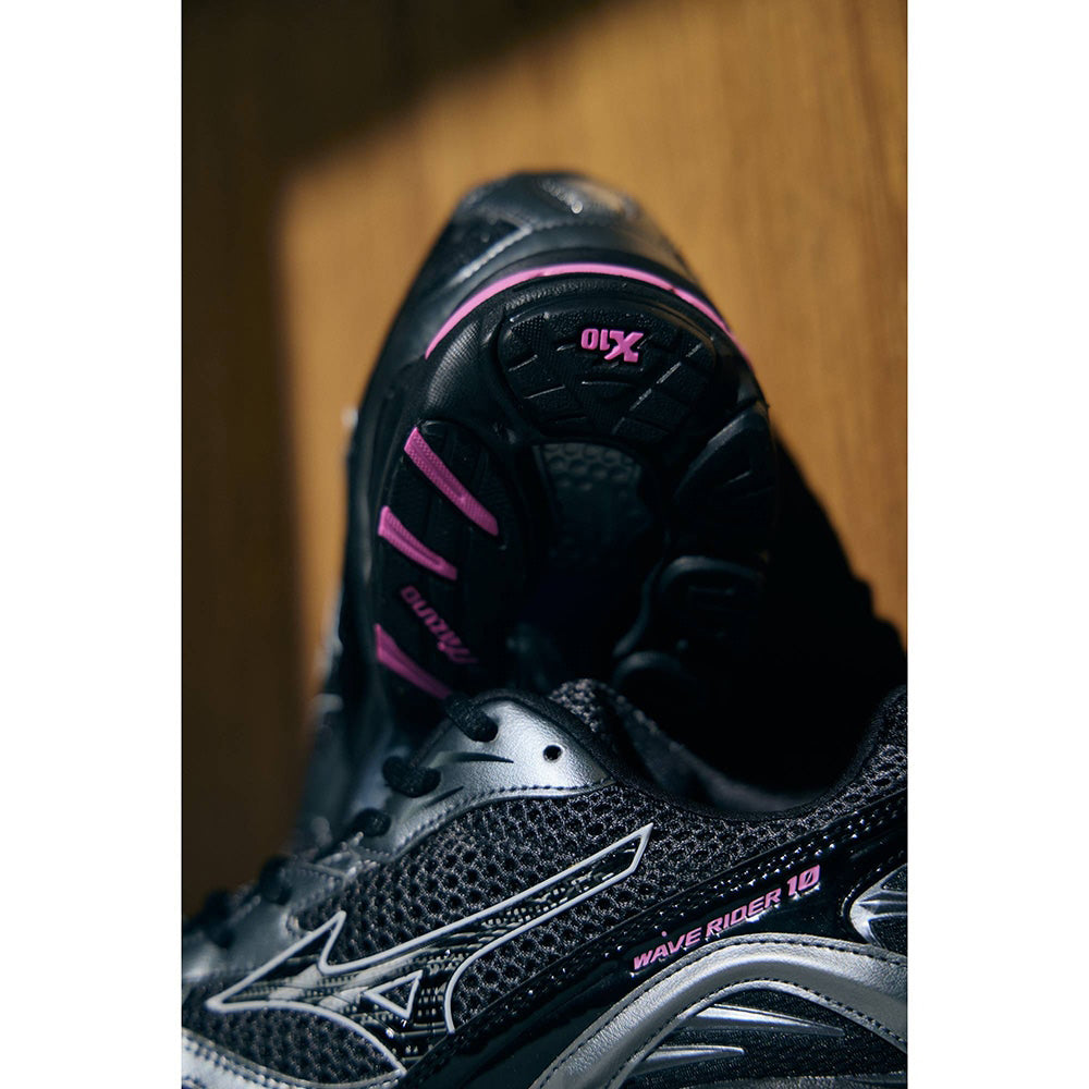 ミズノ ウエーブライダー 10 MIZUNO WAVE RIDER 10 02:チャコール×ブラック×ピンク メンズ レディース スニーカー D1GA261D02