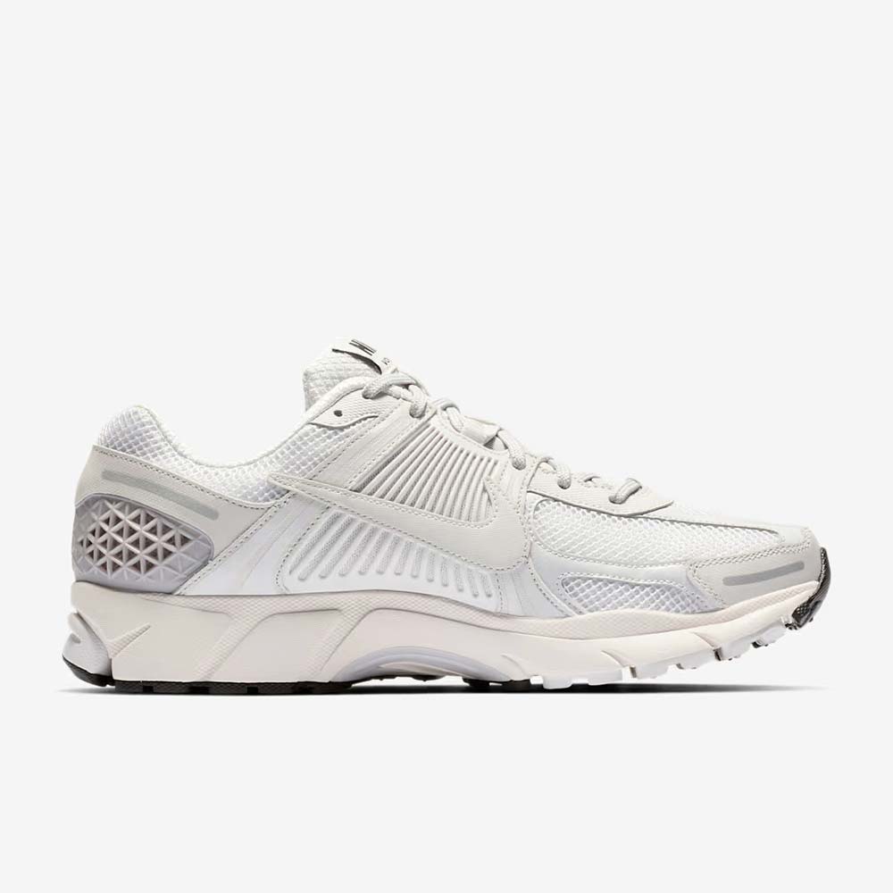 ナイキ ズーム ボメロ 5 NIKE ZOOM VOMERO 5 バストグレー/ブラック メンズ スニーカー BV1358-001