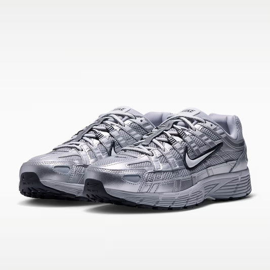 ナイキ P-6000 NIKE P-6000 ウルフグレー/メタリックシルバー/オフノワール/オフホワイト レディース スニーカー BV1021-022