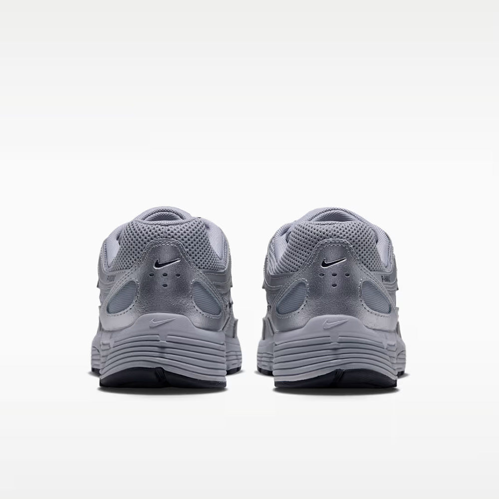 ナイキ P-6000 NIKE P-6000 ウルフグレー/メタリックシルバー/オフノワール/オフホワイト レディース スニーカー BV1021-022