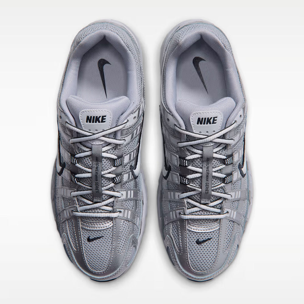 ナイキ P-6000 NIKE P-6000 ウルフグレー/メタリックシルバー/オフノワール/オフホワイト レディース スニーカー BV1021-022