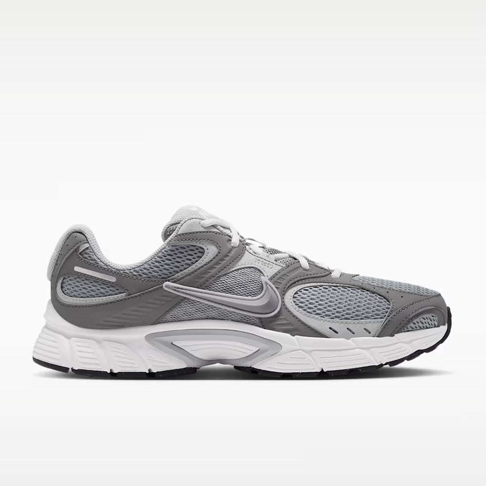 ナイキ V5 RNR NIKE V5 RNR パーティクルグレー/フラットピューター/プラチナムティント/ライトスモークグレー メンズ スニーカー IO7835-004