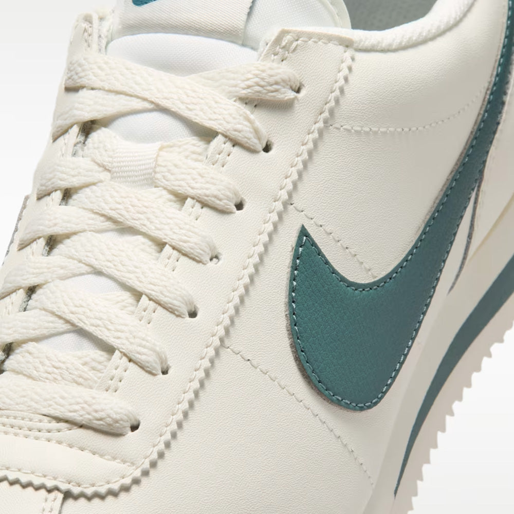 ナイキ コルテッツ レザー NIKE CORTEZ セイル/ミネラルスレート/ミネラルスレート レディース スニーカー DN1791-118