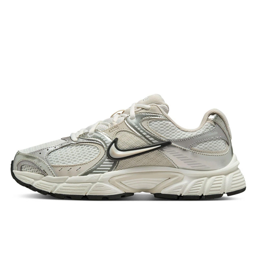 ナイキ V5 RNR NIKE WS V5 RNR サミットホワイト/ライトオールウッドブラウン-セイル-ブラック-バストグレー レディース メンズ スニーカー HQ7901-104