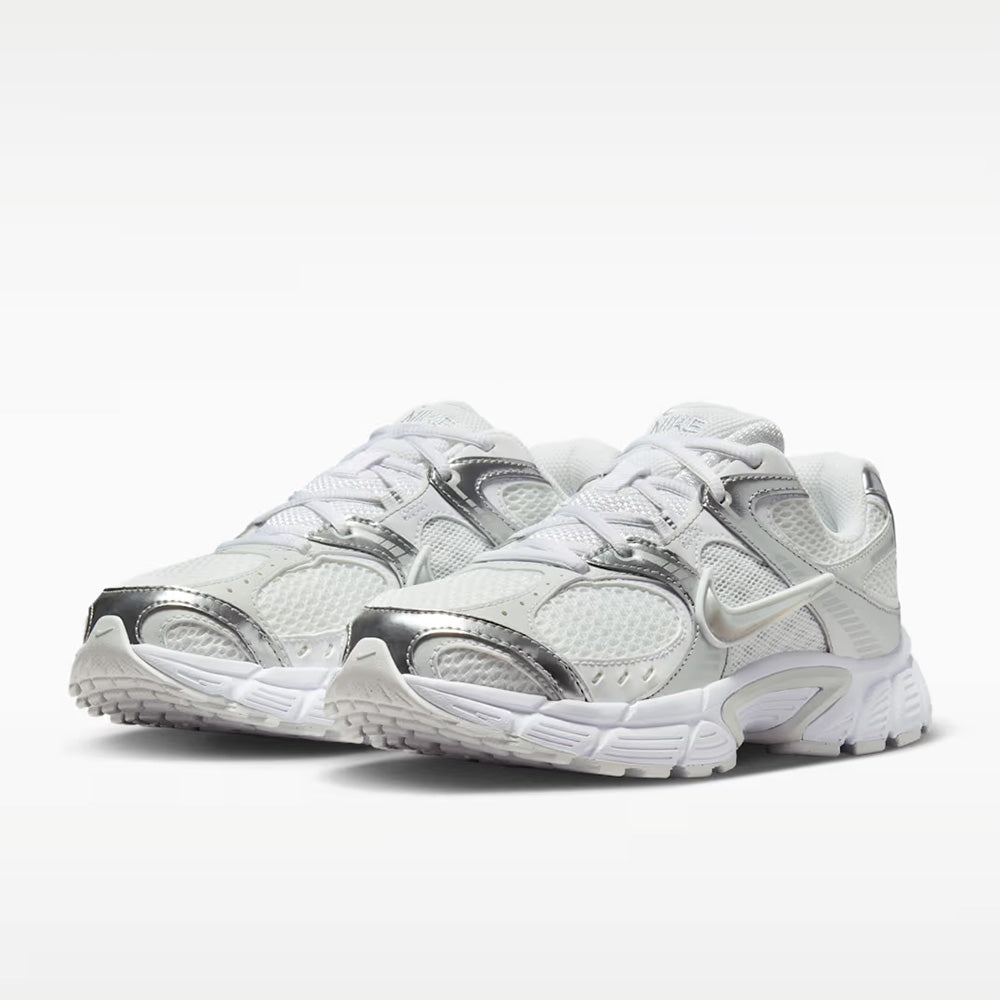 ナイキ V5 RNR NIKE V5 RNR ホワイト/メタリックプラチナム/ピュアプラチナム/メタリックシルバー メンズ レディース スニーカー HQ7901-112