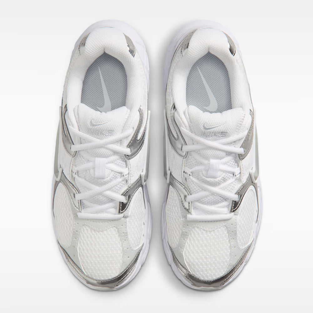 ナイキ V5 RNR NIKE V5 RNR ホワイト/メタリックプラチナム/ピュアプラチナム/メタリックシルバー メンズ レディース スニーカー HQ7901-112