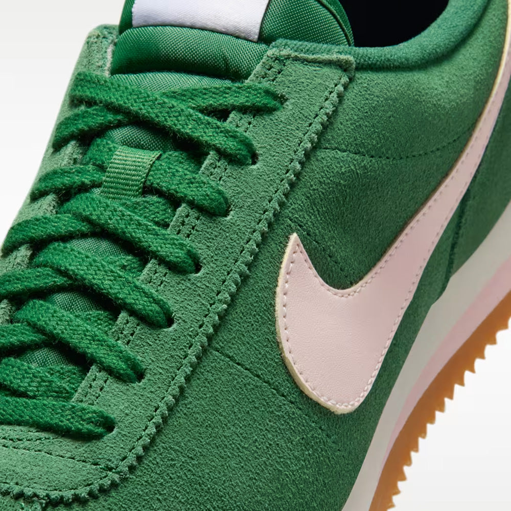 ナイキ コルテッツ NIKE CORTEZ スポーツグリーン/セイル/ガムライトブラウン/ピンクフォーム レディース スニーカー IB1857-301