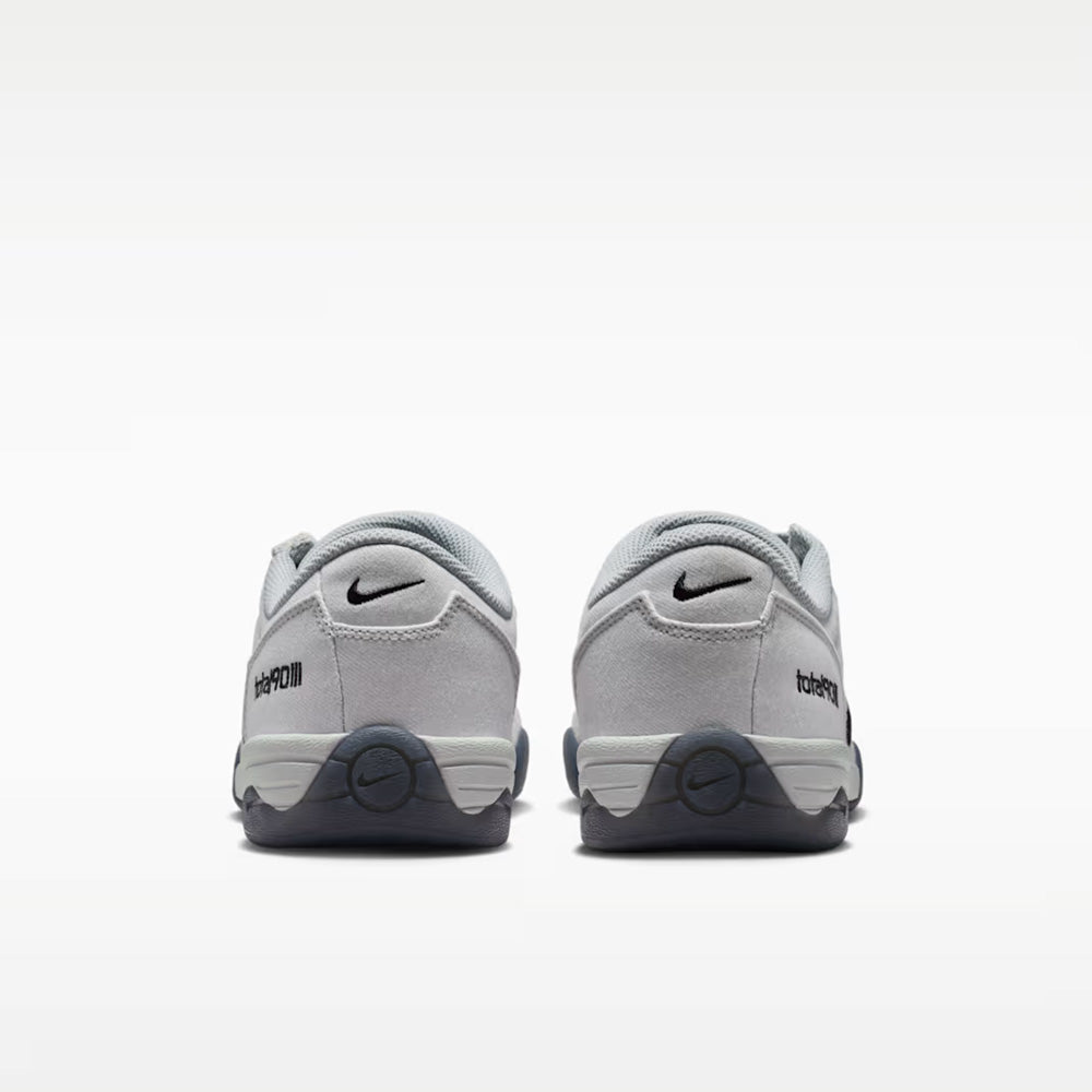 ナイキ トータル 90 プレミアム NIKE TOTAL 90 PRM ライトスモークグレー/ユニバーシティレッド/フォトンダスト/ブラック メンズ スニーカー IH3585-002