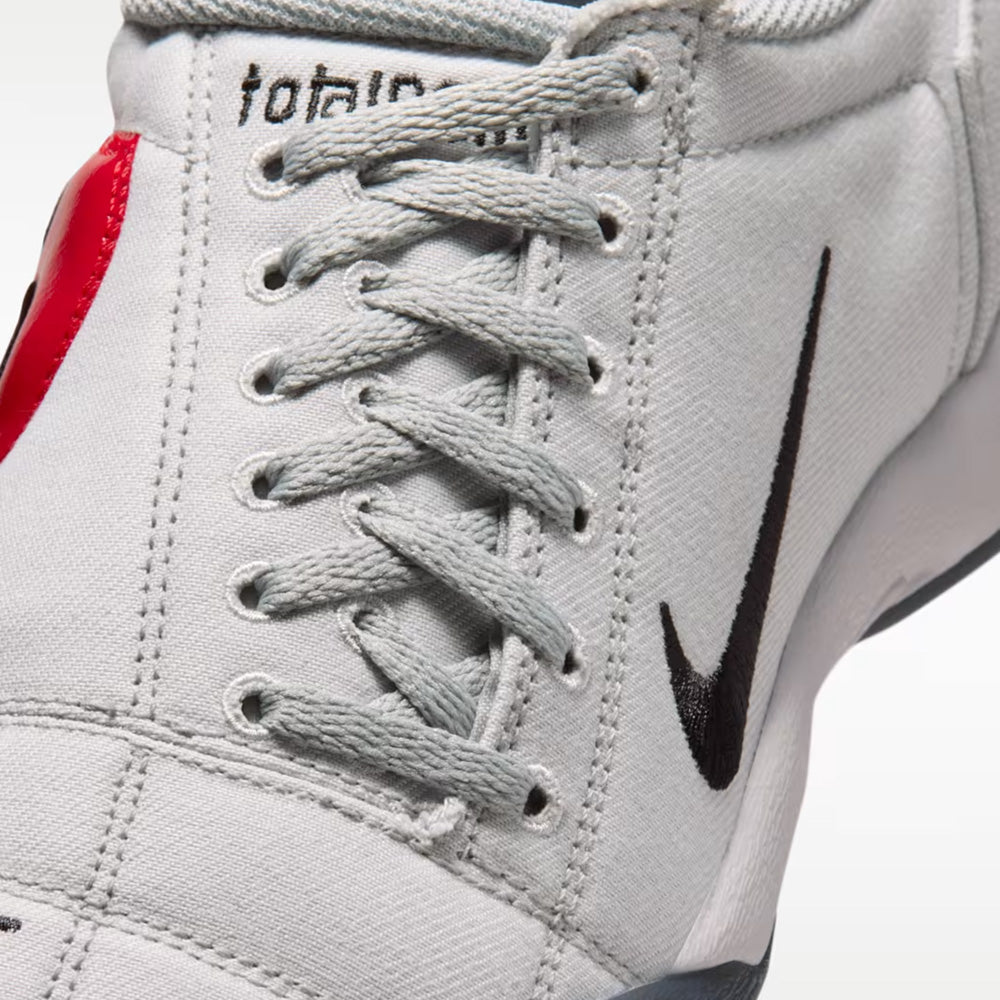 ナイキ トータル 90 プレミアム NIKE TOTAL 90 PRM ライトスモークグレー/ユニバーシティレッド/フォトンダスト/ブラック メンズ スニーカー IH3585-002