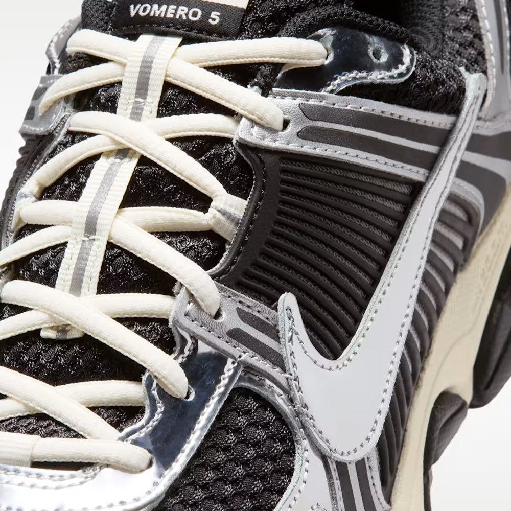 ナイキ ズーム ボメロ 5 NIKE ZOOM VOMERO 5 ブラック/メタリックシルバー/ココナッツミルク/クロム メンズ スニーカー IM3486-003