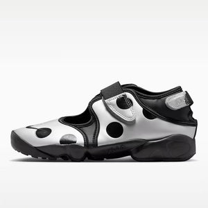 NIKE AIR RIFT ブラック/メタリックシルバー/ブラック IR1226-001