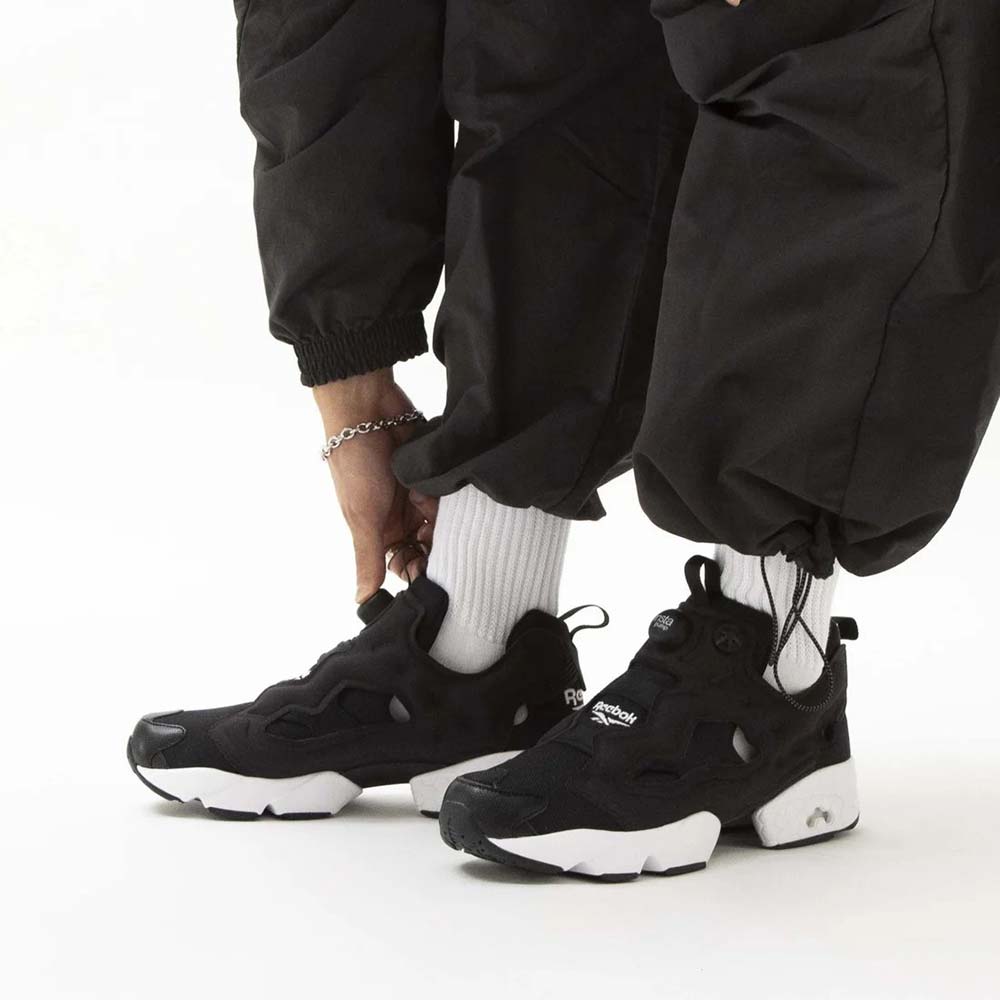 リーボック インスタポンプフューリー 94 Reebok INSTAPUMP FURY 94 ブラック メンズ レディース スニーカー 100211657